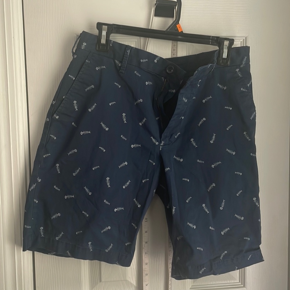 Men’s IZOD shorts